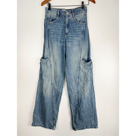 Zara Womens High Rise Wide Leg Cargo Denim Jeans Light Wash Size 2 - Picture 1 of 5